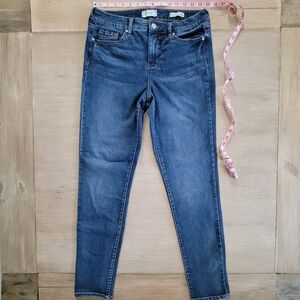 Jessica Simpson high rise forever rolled ankle jeanssize 8/29